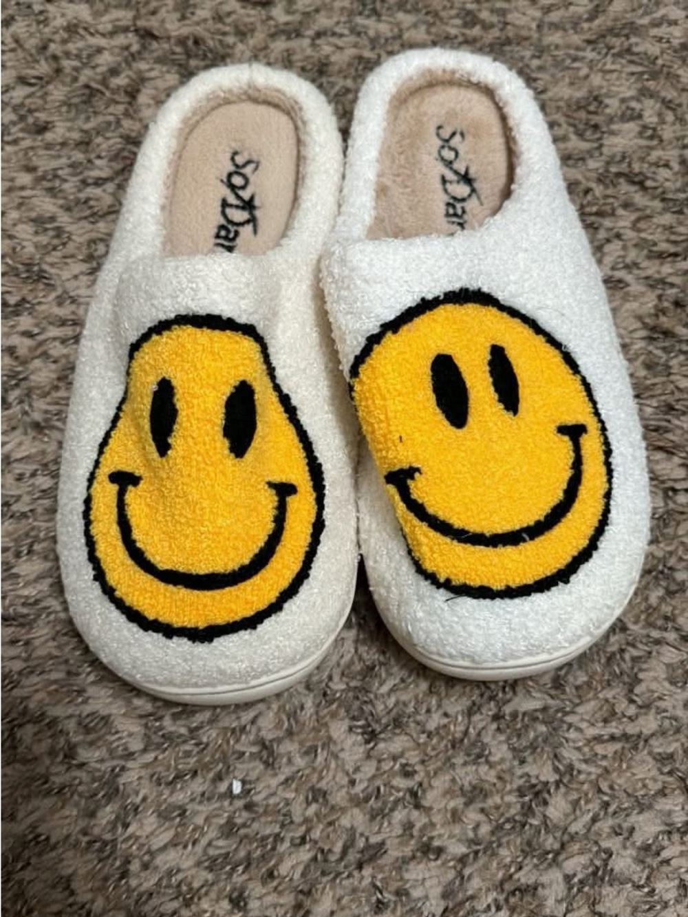 SoDanca White Smiley Face Cozy Slip-On Slippers